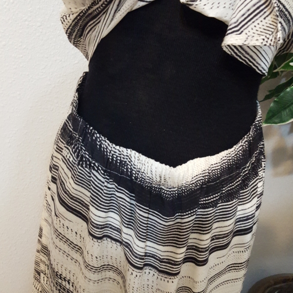 CLUB MONACO* BLACK AND WHITE MAXI - Picture 7 of 9